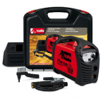 <p> Telwin Force 168 MPGE — это самый легкий и компактный инвертор от итальянского производителя Telwin, который используют для ручной сварки методом MMA и сварки методом Tig. С аппаратом Prestige 168 можно использовать разные типы электродов диаметром от 1 до 3 миллиметров. Максимальный сварочный ток ограничен значением 140 Ампер.<br />
<br />
Аббревиатура MPGE информирует о наличии вспомогательной защиты от возможных скачков напряжения, что в России случается постоянно. Инвертор комплектуется удобным и практичным кейсом, а также полным набором для ММА сварки.</p>