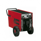 <p> Сварочные аппараты серии Telwin Linear — это надежные итальянские выпрямители от производителя Telwin. Отличительная особенность данной линейки выпрямителей — минимальное количество брызг во время проведения сварочных работ. Легкость управления и плавность регулировки сварочного тока осуществляется за счет использования удобной ручки на панели управления аппарата.<br />
<br />
Максимальный сварочный ток аппарата Telwin Linear 340 — 320 Ампер. Это позволяет применять для сварочных работ электроды диаметром до 5 мм. В стандартную комплектацию выпрямителей Linear принадлежности для сварки не входят. При необходимости дополнительные аксессуары можно приобрести отдельно.</p>