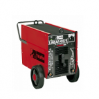 <p> Сварочные аппараты серии Telwin Linear — это надежные итальянские выпрямители от производителя Telwin. Отличительная особенность данной линейки выпрямителей — минимальное количество брызг во время проведения сварочных работ. Легкость управления и плавность регулировки сварочного тока осуществляется за счет использования удобной ручки на панели управления аппарата.<br />
<br />
Максимальный сварочный ток аппарата Telwin Linear 410/S — 350 Ампер. Это позволяет применять для сварочных работ электроды диаметром до 6 мм. В стандартную комплектацию выпрямителей Telwin Linear принадлежности для сварки не входят. При необходимости дополнительные аксессуары можно приобрести отдельно.</p>