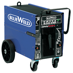 <p>   Выпрямитель Omega 630 HD — это промышленный сварочный аппарат от самого известного итальянского производителя сварочного оборудования Blueweld. Аппарат Omega 630 HD применяется для ручной электродуговой сварки (ММА). В отличие от других выпрямителей, Omega 630 HD позволяет существенно снизить количество брызг в процессе сварки, что способствует повышению качества сварного шва.<br />
<br />
   Плавное изменение значения сварочного тока осуществляется при помощи удобной ручки на панели управления. Максимальный сварочный ток — 550 Ампер. Это позволяет использовать различные типы электродов диаметром от 2 до 8 мм. Также рекомендуем посмотреть аналогичный выпрямитель меньшей мощности — <a href="http://www.weld-russia.ru/catalog/blueweld/ruchnaya-dugovaya-svarka-mma/vypryamiteli-mma/134-blueweld-omega-530-hd-kod-819130.html">Omega 530 HD</a>.</p>