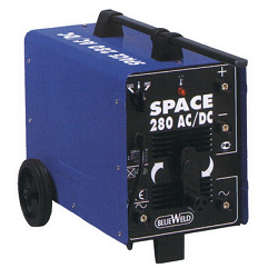 <p>   Сварочный аппарат Space 280 AC/DC используется для ручной электродуговой сварки методом ММА как постоянным током, так и переменным. Эффективное воздушное охлаждение гарантирует стабильную и надежную работу выпрямителя Space 280 AC/DC. Возможность использования различных типов электродов позволяет варить сталь, нержавеющую сталь, чугун и т.д.<br />
<br />
   Максимальный сварочный ток аппарата Space 280 AC/DC достигает значения 230 Ампер. Это даёт возможность использовать электроды диаметром до 5 мм.</p>
<p>    Сварочный аппарат снят с производства!</p>