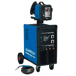 <p>   Итальянский промышленный полуавтомат Blueweld постоянного тока Megamig Digital 460 имеет микропроцессорное управление и 4-х роликовый подающий механизм для сварки проволокой сплошного сечения в среде защитного газа (MIG/MAG) или порошковой проволокой, а также MIG пайки.<br />
<br />
   Megamig Digital 460 применяют при сварке широкого диапазона различных материалов, таких как сталь, нержавеющая сталь и алюминий. Аппарат Megamig Digital 460 можно укомплектовать модулем жидкостного охлаждения. В комплекте с аппаратом поставляется набор для полуавтоматической сварки и соединительным шланг-пакетом 1,5 м.</p>
<p>Сварочный аппарат снят с производства.</p>